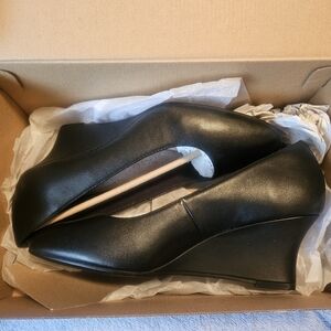 Clarks Elegant Black Wedge Heels NWT Womens Size 10 M